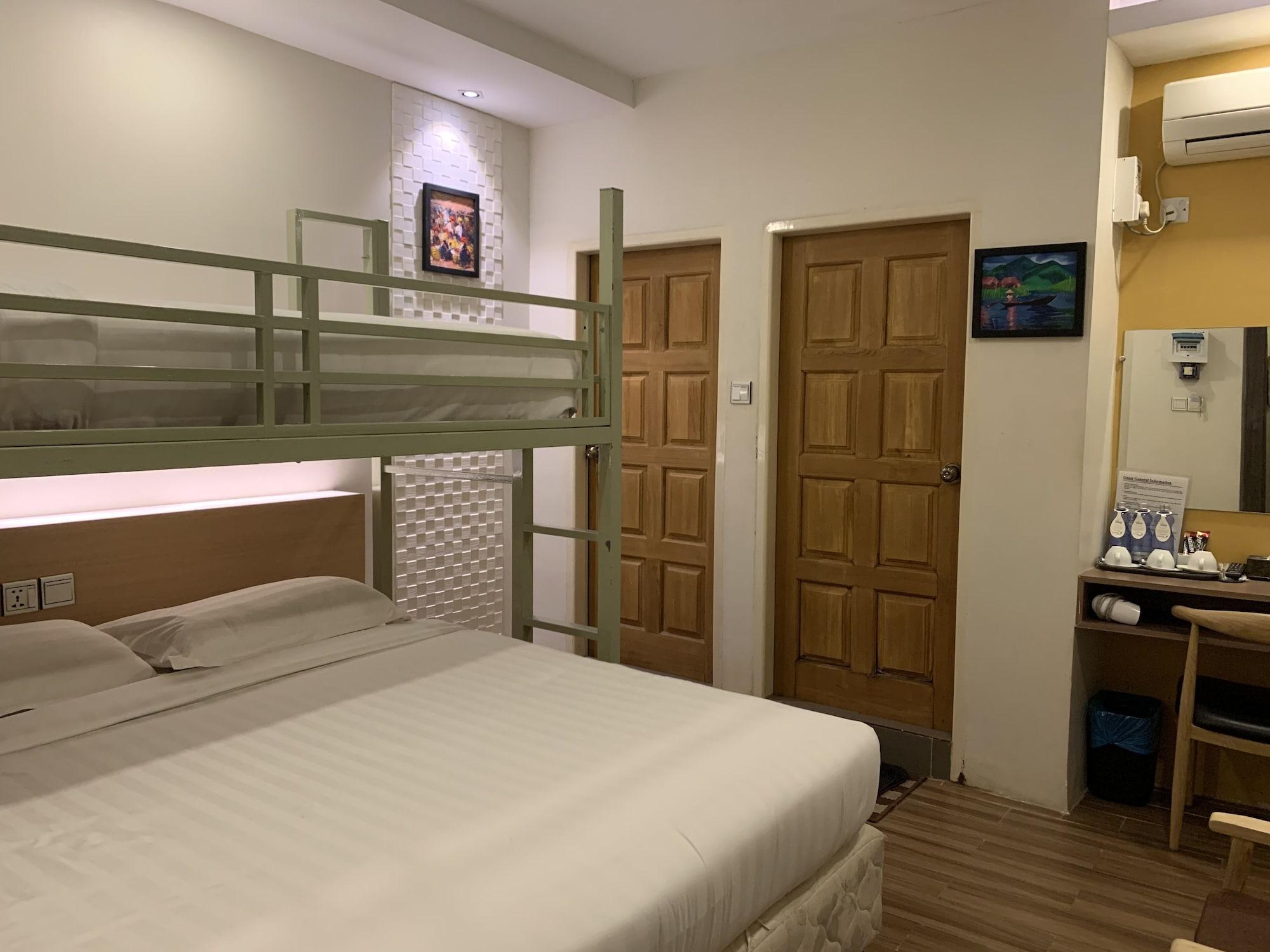 The Vibe Inn Янгон Екстериор снимка