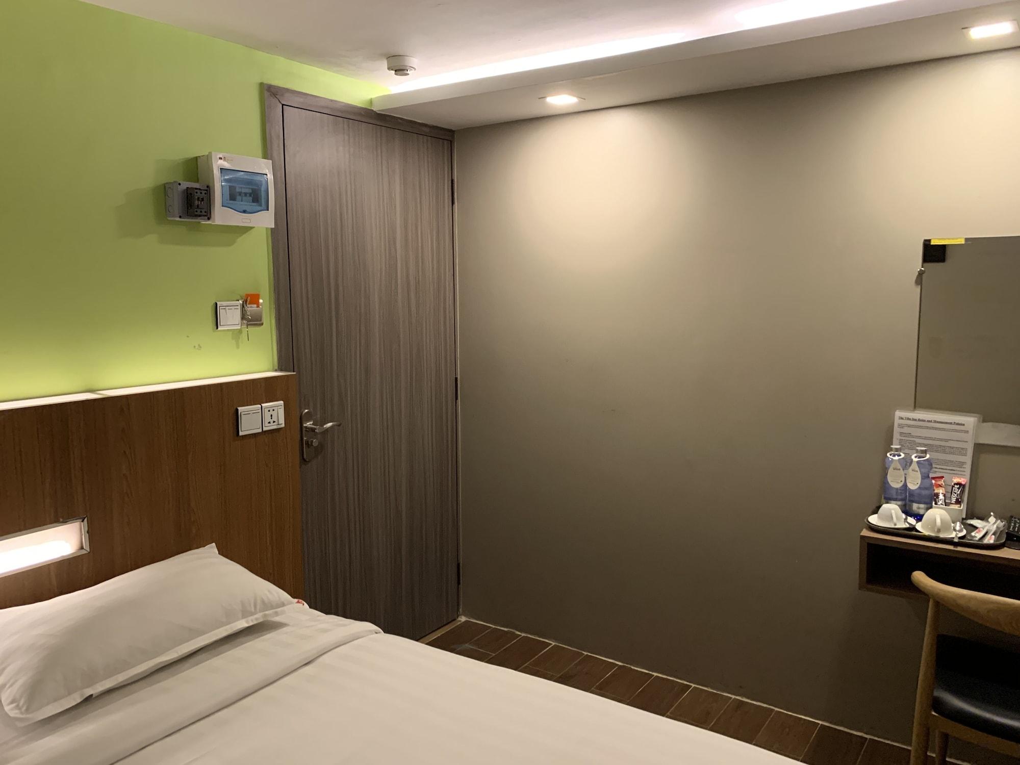 The Vibe Inn Янгон Екстериор снимка
