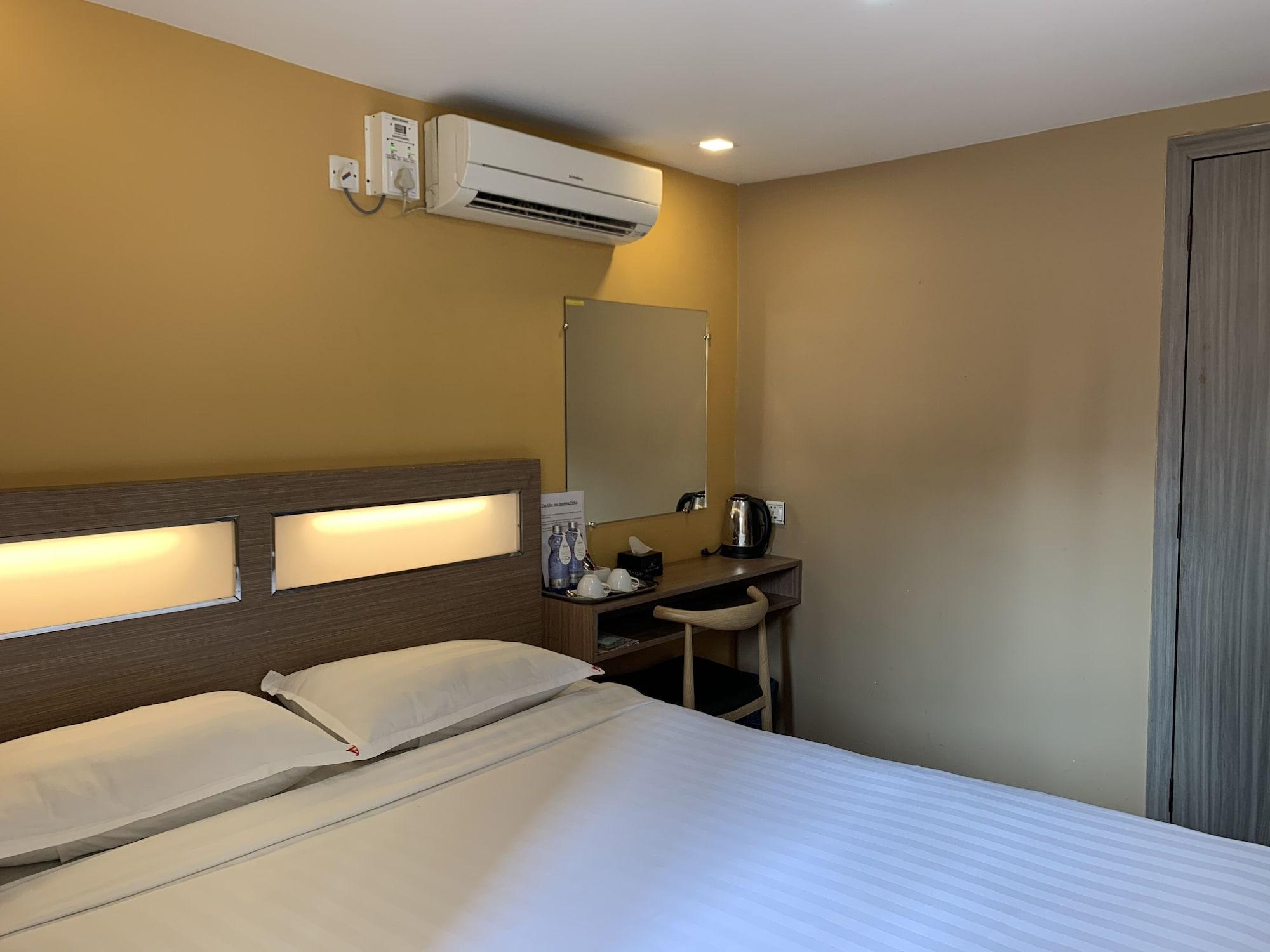 The Vibe Inn Янгон Екстериор снимка