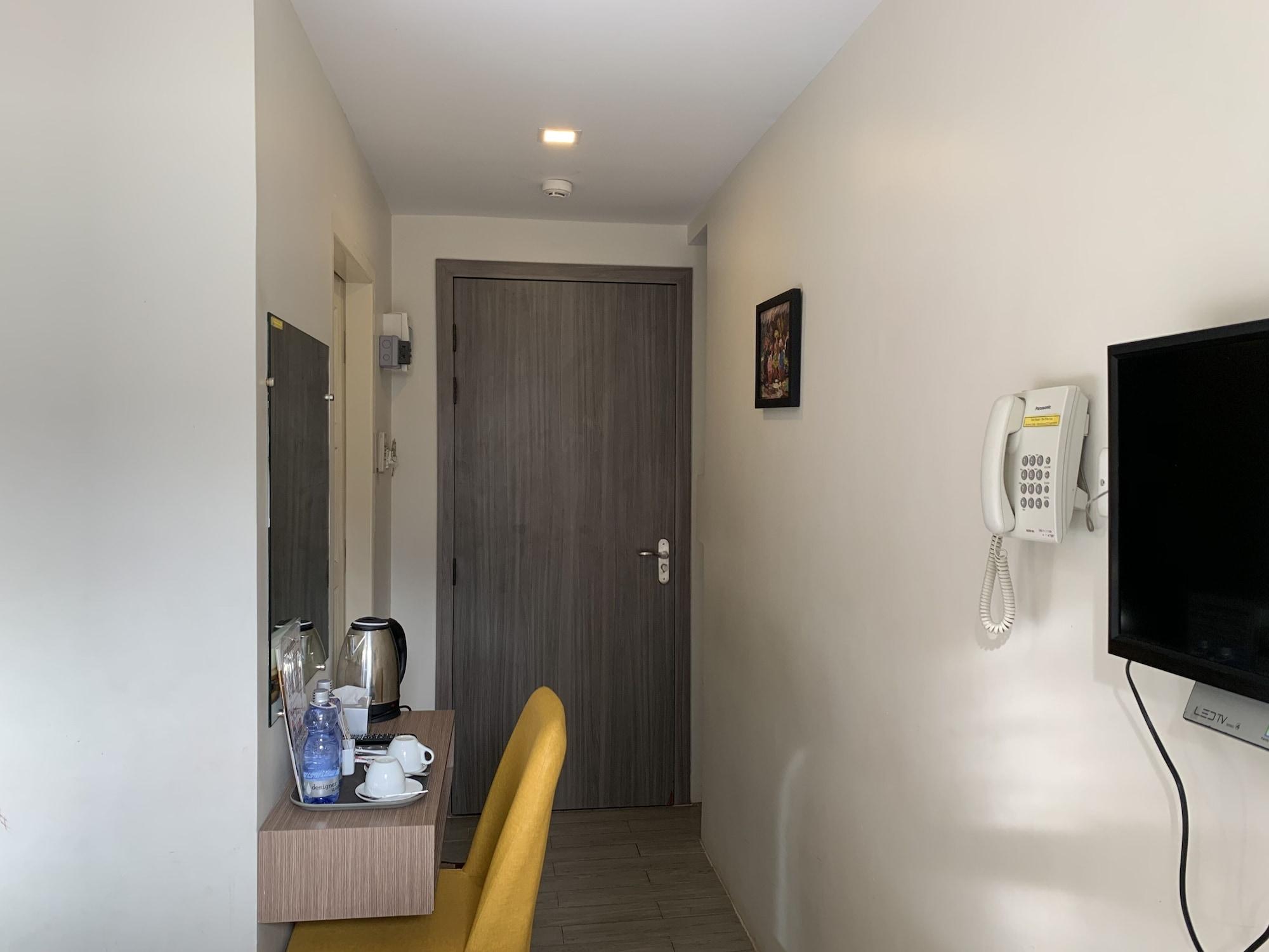 The Vibe Inn Янгон Екстериор снимка