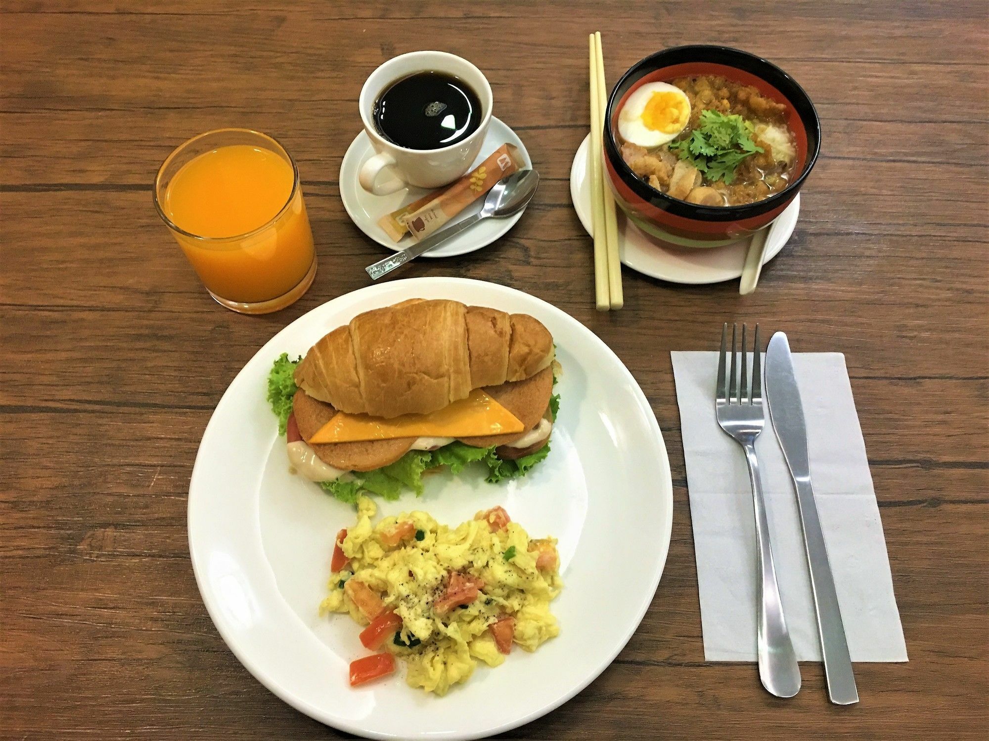 The Vibe Inn Янгон Екстериор снимка