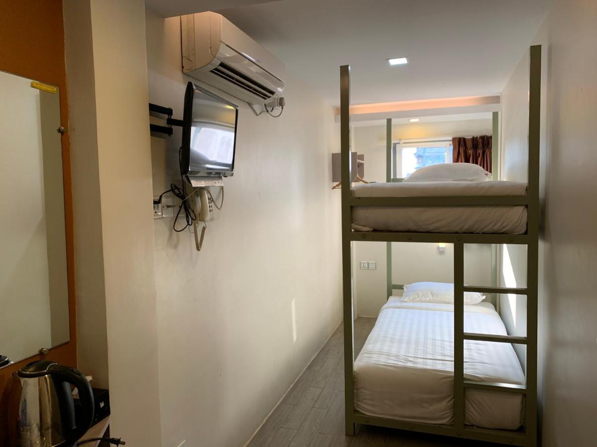 The Vibe Inn Янгон Стая снимка